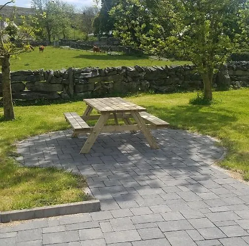 Burren Rock לינה וארוחת בוקר Turlough (Clare)